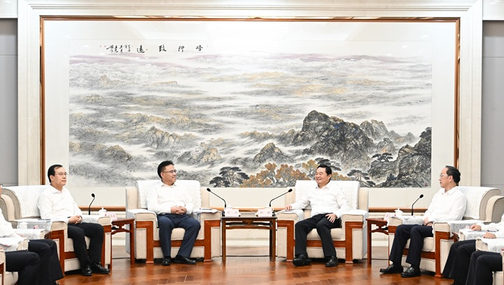 領導班子成員在沈陽拜會遼寧省委書記、省人大常委會主任郝鵬，省委副書記、省長李樂成